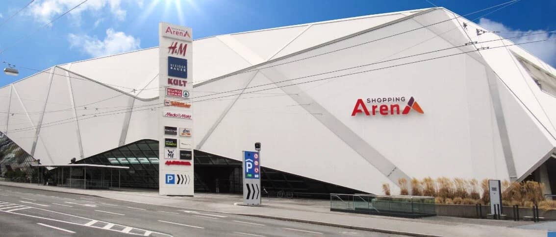 Die Shopping Arena an der Alpenstraße