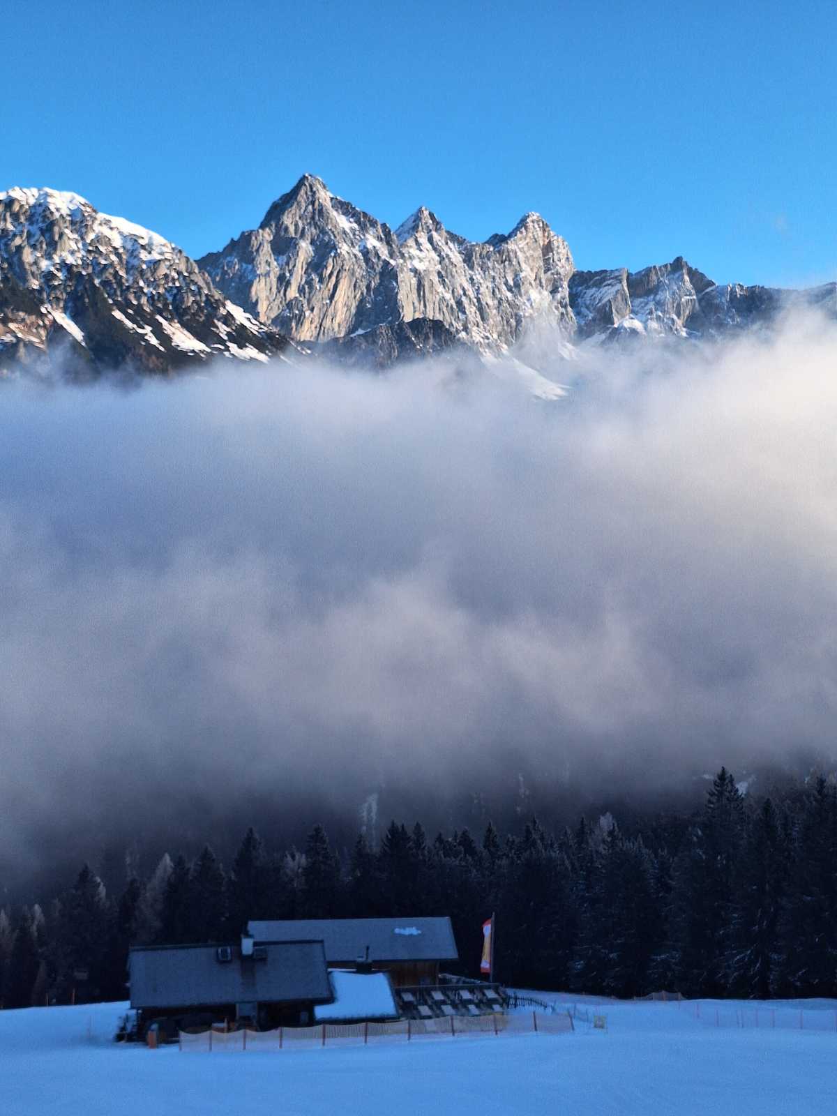 Bischofsmütze über dem Nebelmeer